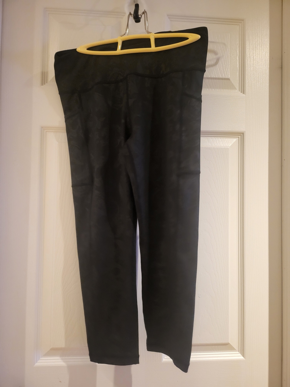 CVG - Black Skull Detailed High-Waist Leggings - Size Large (52)